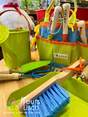 matériel de jardinage pour enfants