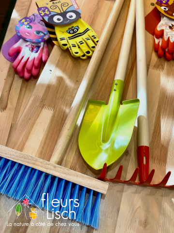matériel de jardinage pour enfants